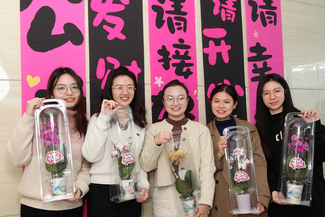 三八妇女节送花运动